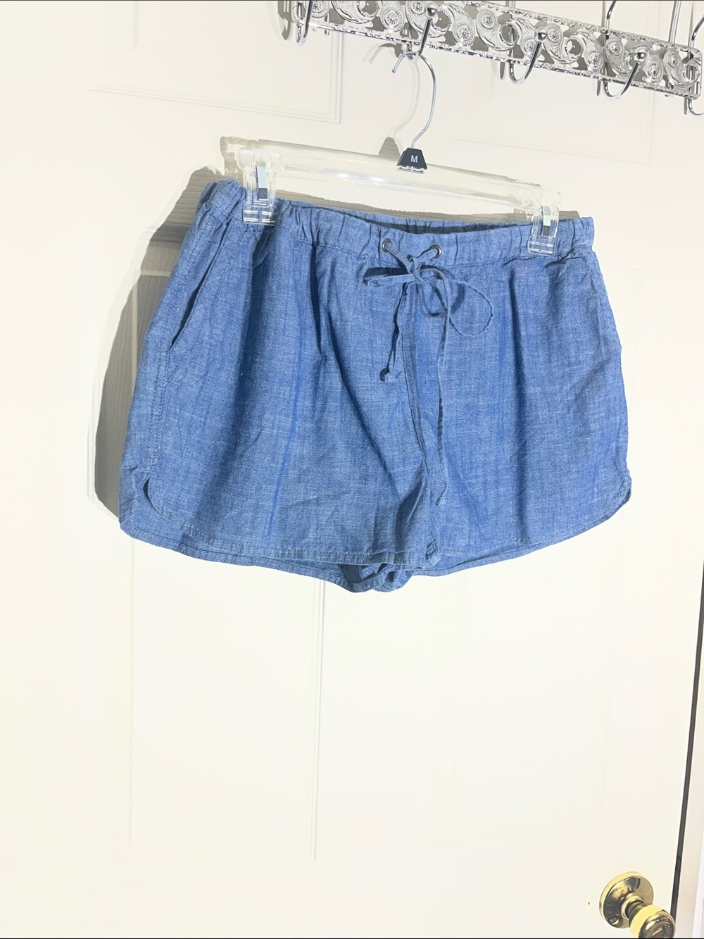 J by J Crew 100% Cotton Chambray Shorts Sz Medium Blue Preppy Casual boho Summer